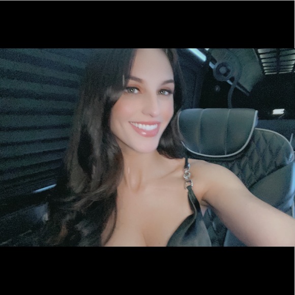 Meet your Posher, Brittany - Picture 1 of 1